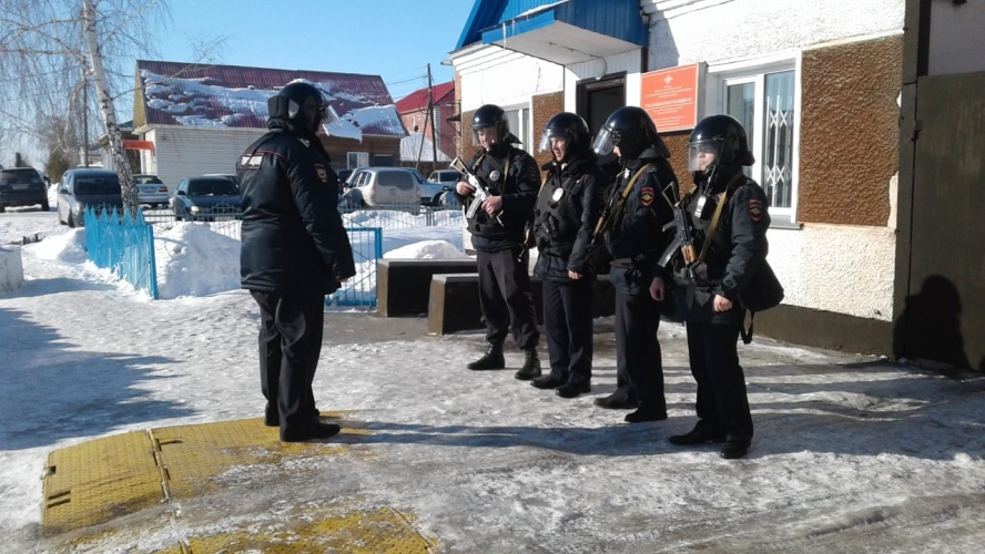 «Террористы» захватили администрацию райцентра в Новосибирской области