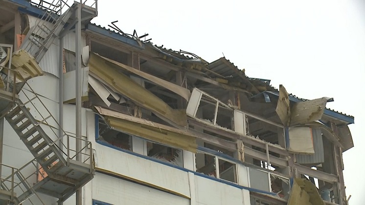 «Вести» публикуют первые кадры с места разрушения в Новосибирске