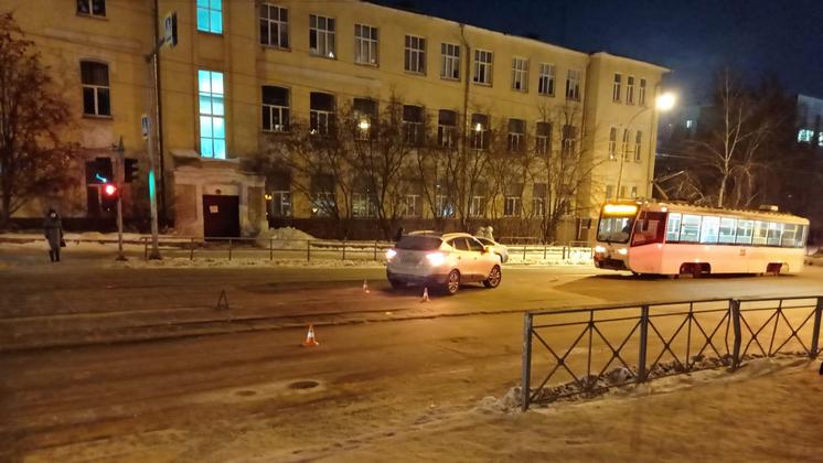 В Новосибирске автомобиль сбил 9-летнего мальчика на пешеходном переходе