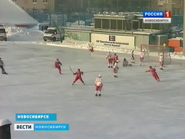 Новосибирский &quot;Сибсельмаш&quot; на своем льду переиграл ауйтсайдера Суперлиги по хоккею с мячом