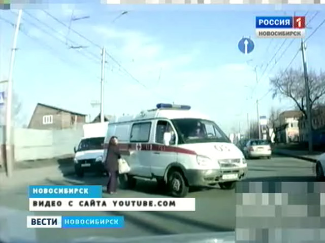 Счастливая случайность и мастерство водителя помогли жительнице Новосибирска избежать серьезных травм