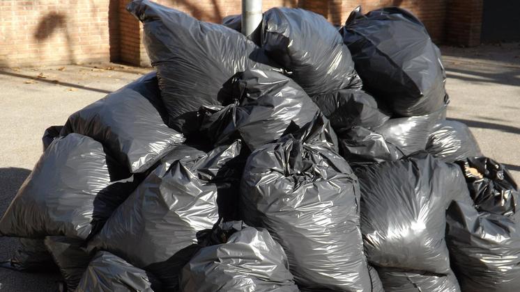 Глава Новосибирска поручил снять режим повышенной готовности по вывозу мусора