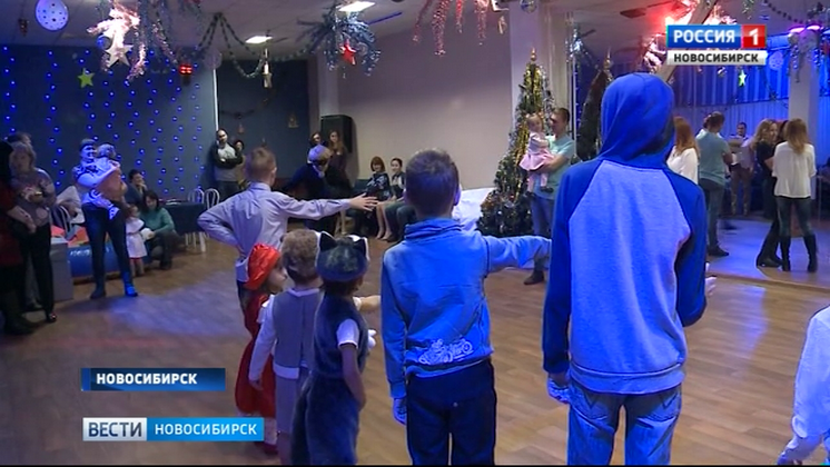 В Новосибирске поддержали проект «Редкая елка для редких детей»