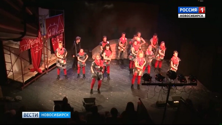 Депутат Горсовета поддержал молодёжный театр в поездке на конкурс