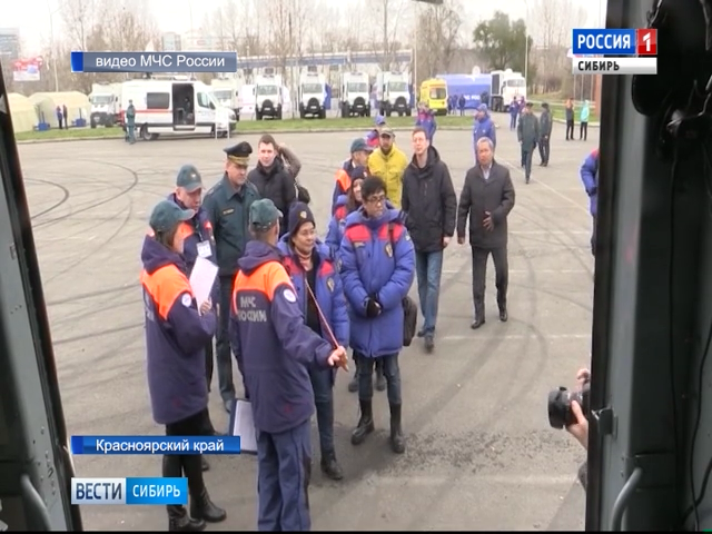 В Красноярске работает иностранная делегация врачей-спасателей