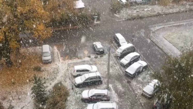 МЧС предупредило новосибирцев об опасности на дорогах из-за снегопадов 