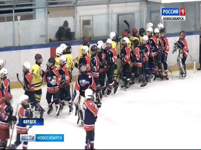 Итоги соревнований детских хоккейных клубов «Золотая шайба» подвели в Новосибирске