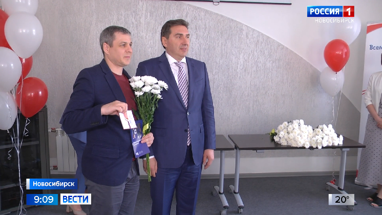 Почетных доноров крови торжественно наградили в Новосибирске