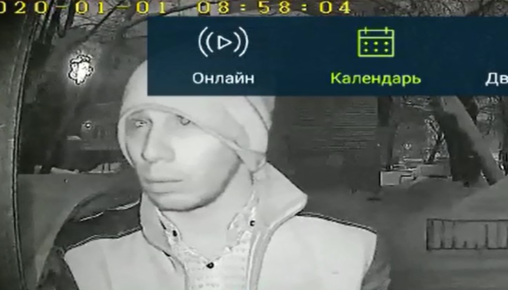 Грабитель отобрал телефон у новосибирца прямо на выходе из подъезда 