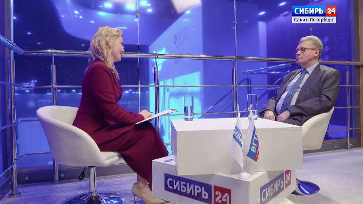 Рифат Сабитов оценил работу канала «Сибирь 24» на ПМЭФ-2026