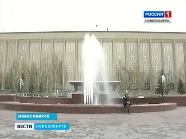Новосибирские фонтаны начали готовить к открытию сезона