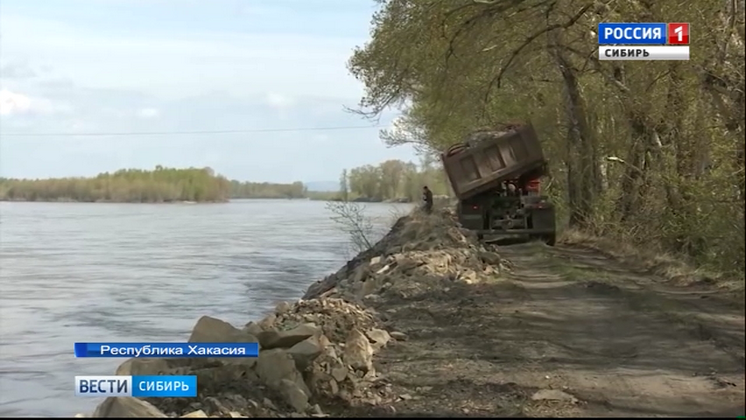Грунтовые воды подтопили погреба в 30 частных домах в Хакасии