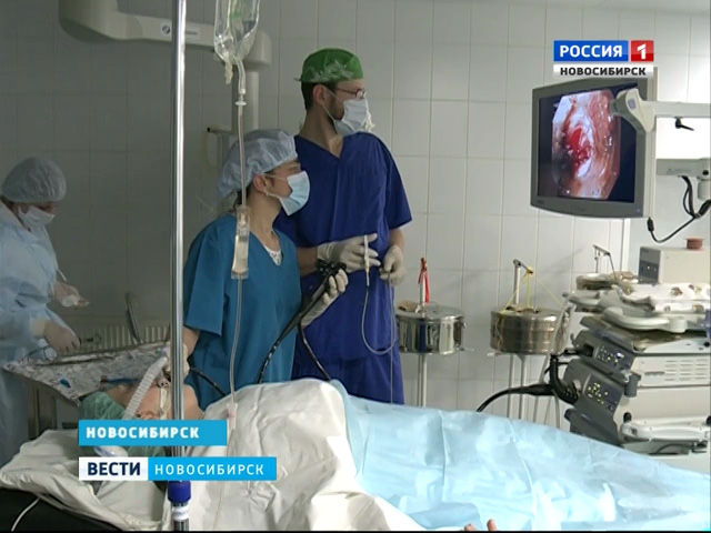 Новосибирские хирурги осваивают малоинвазивный метод лечения заболеваний пищевода