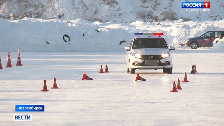 В Новосибирске прошли соревнования водителей военной автоинспекции Росгвардии