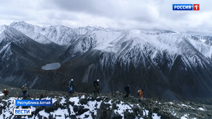 В горах Алтая завершают юбилейную экспедицию «По следам снежного барса»