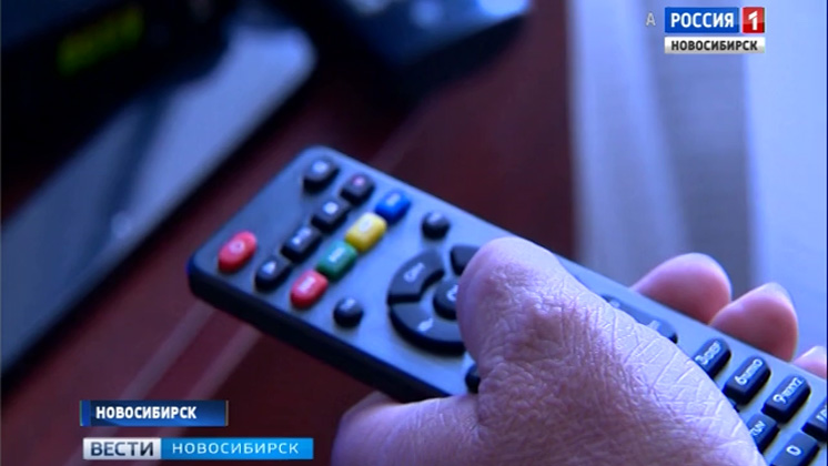 Волонтеры помогают новосибирцам настроить приставки для цифрового телевидения
