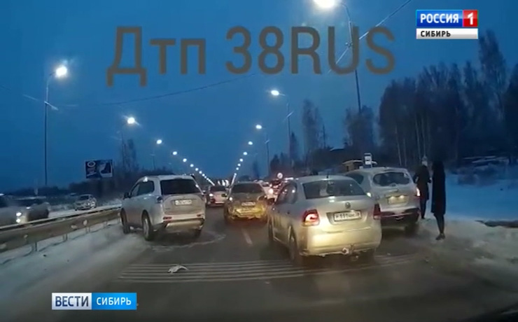 14 машин столкнулись на трассе в Иркутской области: есть пострадавшие