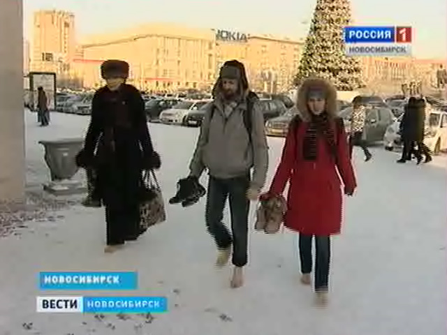 Новосибирские барефутеры вышли на прогулку без обуви в двадцать градусов мороза
