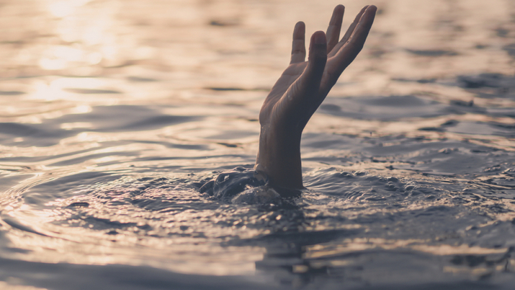 Восьмилетний ребёнок утонул во время купания в реке в Новосибирской области