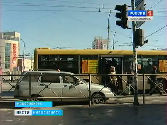 Почему остановки транспорта превратились в парковки для таксистов?