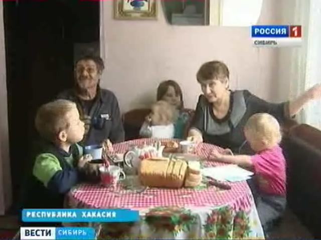 В регионах Сибири активно обсуждают совершенствование института усыновления