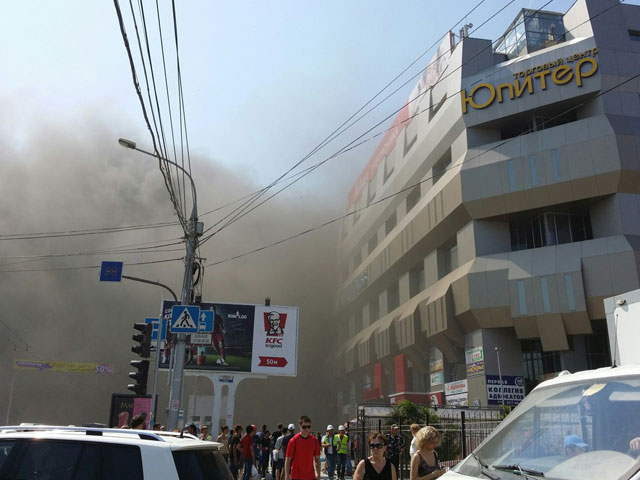 Пожар в Новосибирске: горит строящееся здание ТРК &quot;Новомолл&quot;