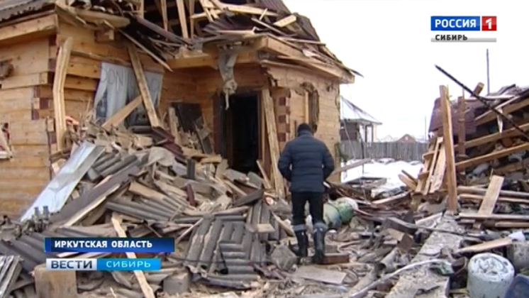 Частный дом взлетел на воздух из-за взрыва газового баллона в Иркутске
