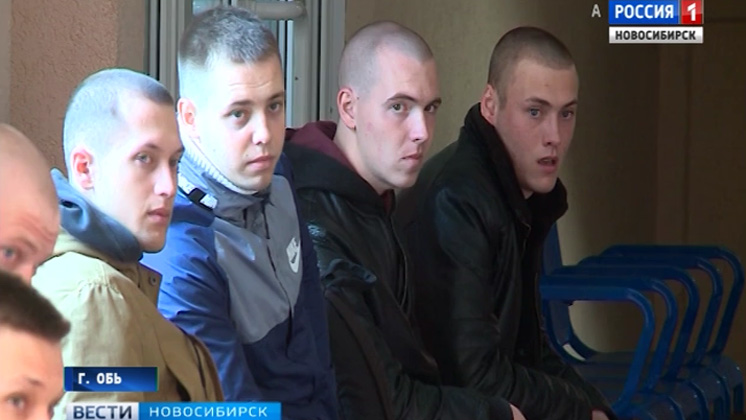 Новобранцы и абитуриенты военных вузов проходят медкомиссию в Новосибирске