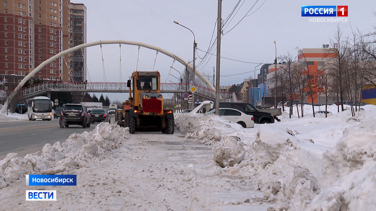 В Новосибирске дорожные службы ведут масштабную уборку улиц
