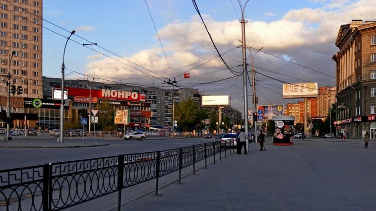 В Новосибирске начали сносить деревья на Вокзальной магистрали