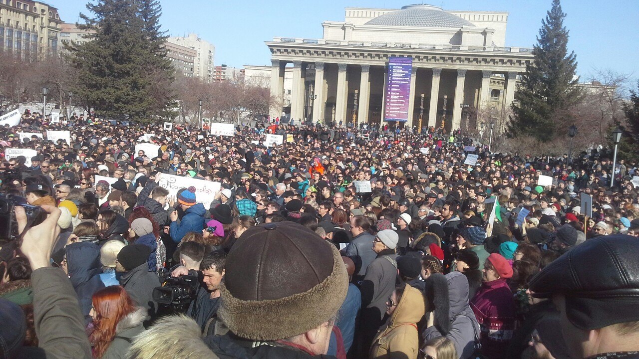 В Новосибирском митинге «За свободу творчества» приняли участие до 2,5 тысяч человек