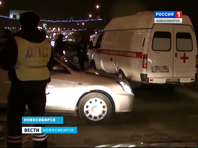 Скорая помощь с беременной женщиной попала в аварию в Новосибирске