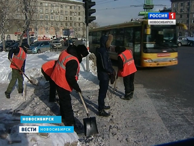 Новосибирским коммунальщикам дали дополнительные 10 дней на уборку снега