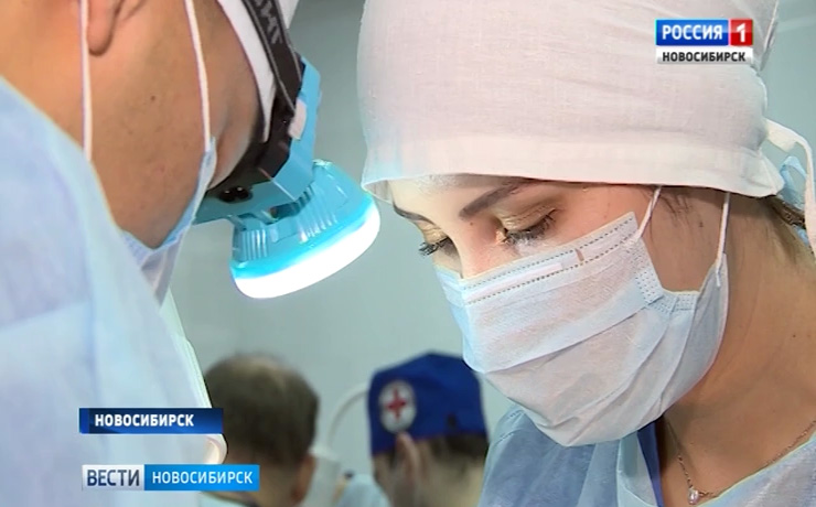 Студенты-медики потренировались на кроликах в ходе олимпиады в Новосибирске