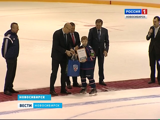 Для воспитанников школы-интерната хоккейной «Сибири» открыли новый каток