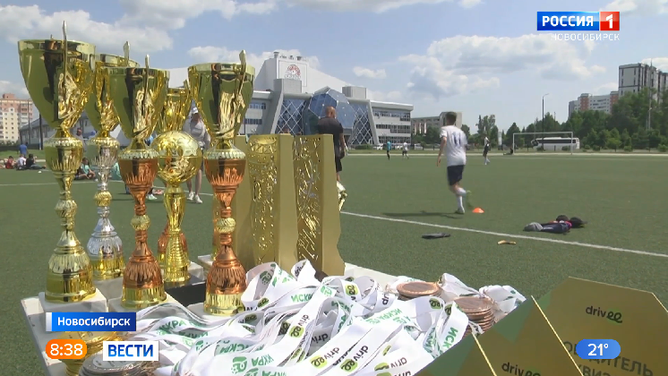 Шестой всероссийский футбольный фестиваль «Искра» стартовал в Новосибирске