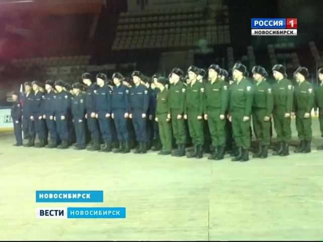 Сто подростков приняли клятву юнармейцев на слете в Новосибирске