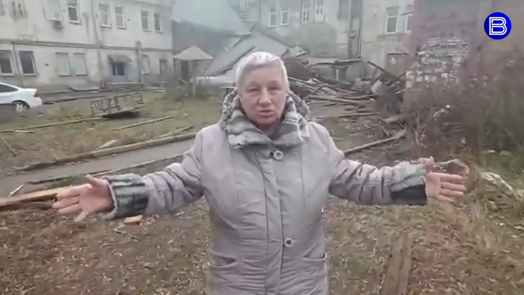 Очевидцы рассказали о срыве крыши новосибирского общежития штормовым ветром