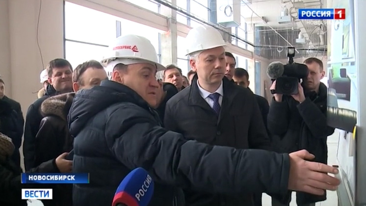 Губернатор проверил ход строительства волейбольного центра в Новосибирске
