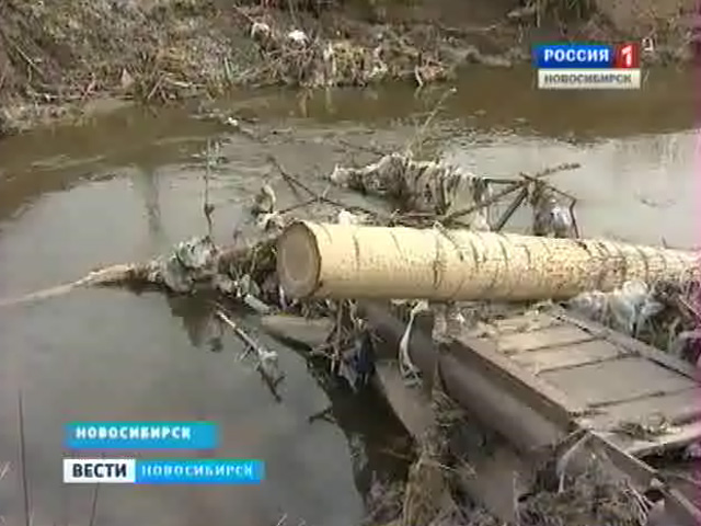 Половодье разрушило несколько малых мостов в Новосибирске