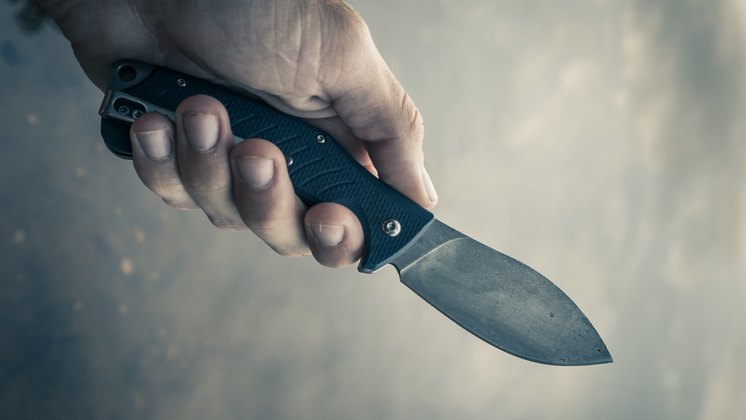 Против 14-летнего новосибирца возбудили уголовное дело из-за удара ножом в спину друга