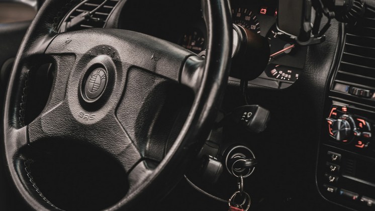 В Новосибирске ещё одного водителя наказали за пьяную езду и лишили автомобиля