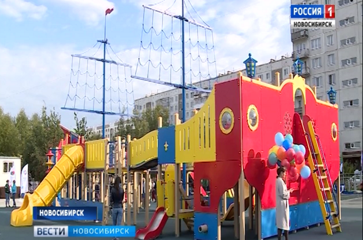 Депутаты возродили детский городок «Кораблик» в Кировском районе 