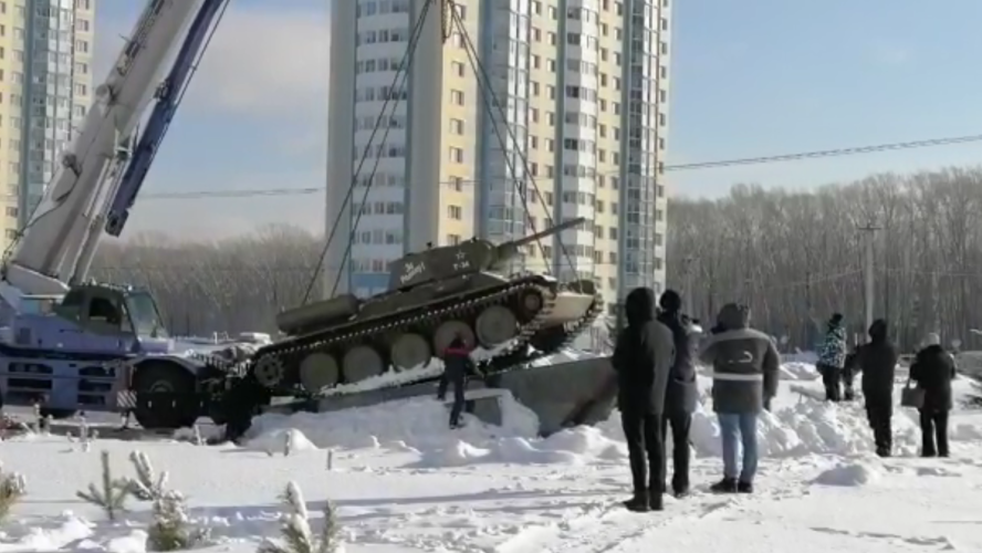 В будущем «Парке Героев» в Новосибирске установили на постамент танк Т-34