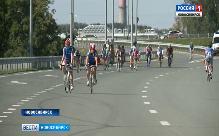 В Новосибирске проводят велогонку в память о погибших автоинспекторах-героях