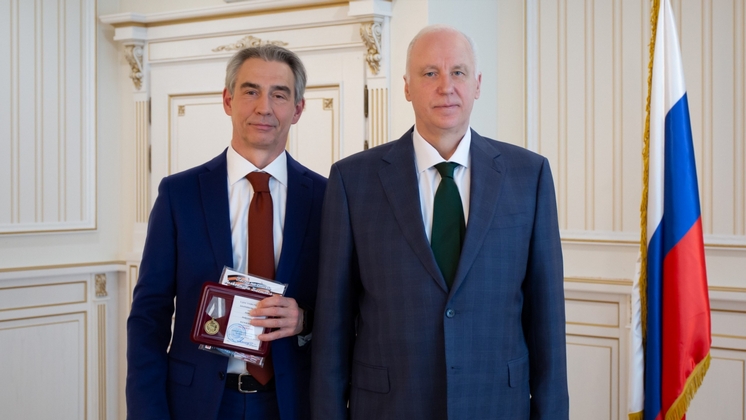 Глава СКР Бастрыкин вручил почётные награды шестерым сотрудникам холдинга ВГТРК