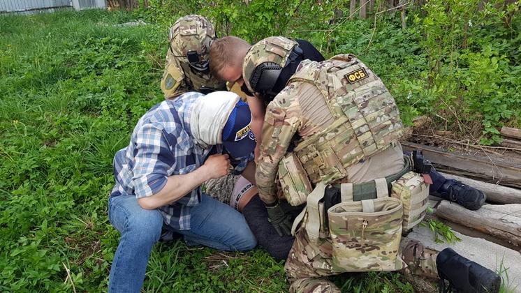 Оперативники ФСБ поймали наркоторговцев в Новосибирской области