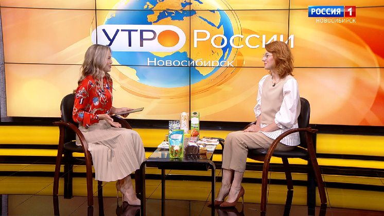 Самая полезная программа рен. Ведущая телепередачи смотр. Полезная передача. Полезная передача. Полезная передача.