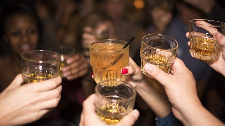 Новосибирские подростки стали в четыре раза чаще травиться алкоголем
