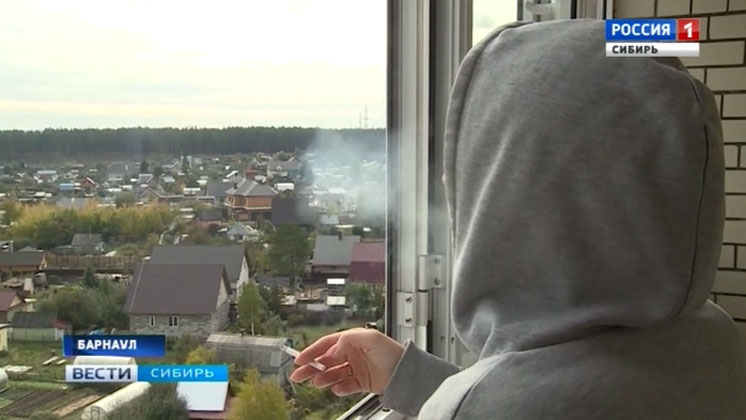 Курить на балконе можно, но осторожно: сибиряки разбираются в новом противопожарном законе